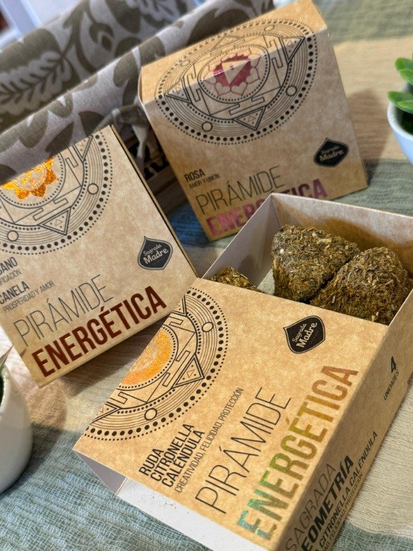 Producto - Piramide Energetica Sagrada Madre - varios aromas- cada uno (Efectivo: 3.040)