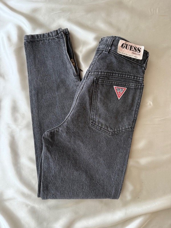 Producto - Guess Mom gris