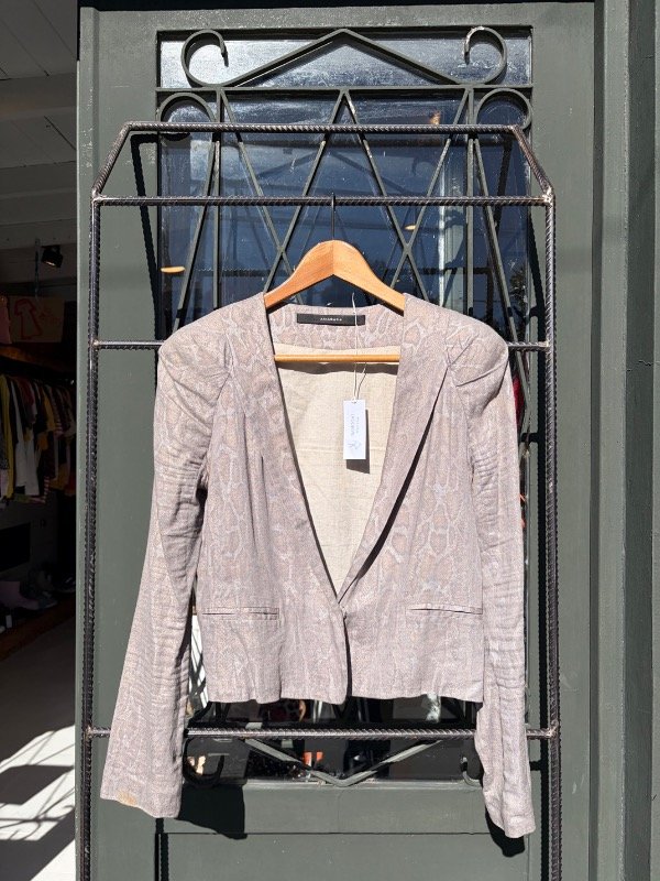 Producto - blazer Akiabara