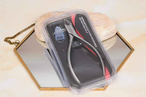 Producto - ALICATE CORTA UÑA CURVO PARIS NIGTH M20