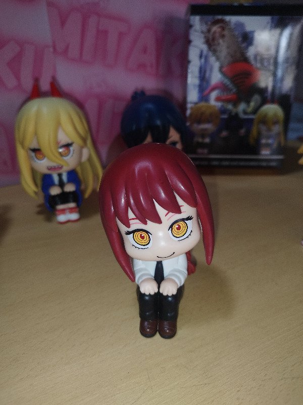 Producto - Makima Look Up Chainsaw Man ( 12 cm )