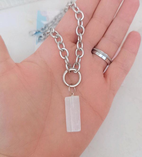 Producto - Collar de acero Selenita