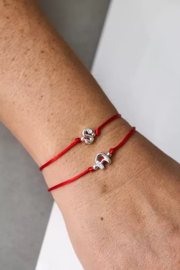 Producto - Pulsera macrame con inicial