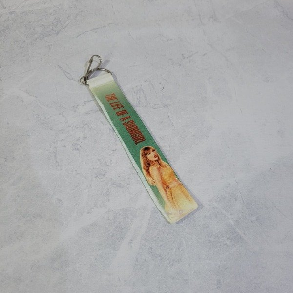 Producto - Llavero the life of a showgirl Taylor Swift