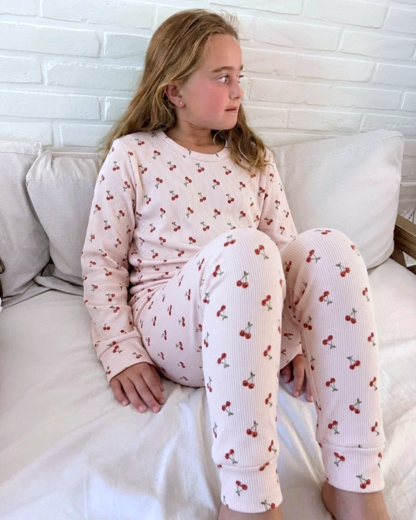 Producto - Pijama Cherry teens