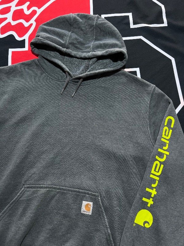 Producto - Buzo Carhartt Spell out. Talle XXL amplio