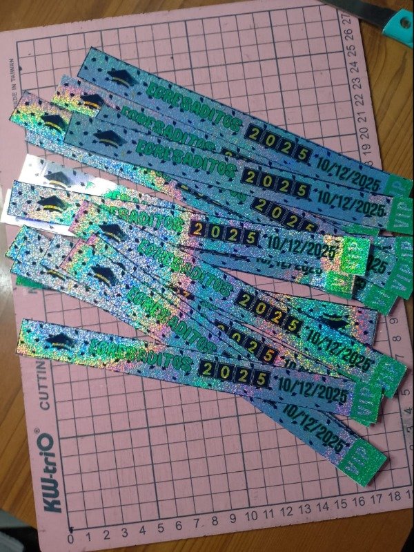 Producto - Pulseras holográficas vip