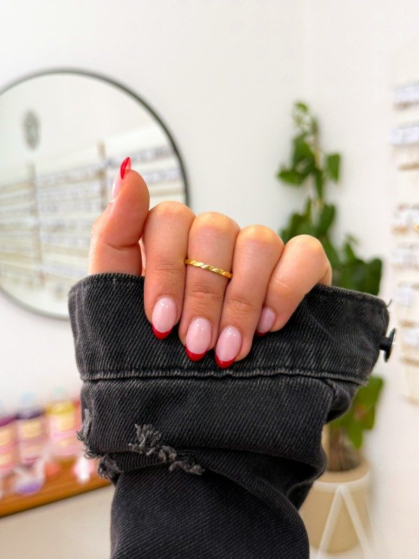 Producto - Anillo bañado en oro trenzado liso regulable