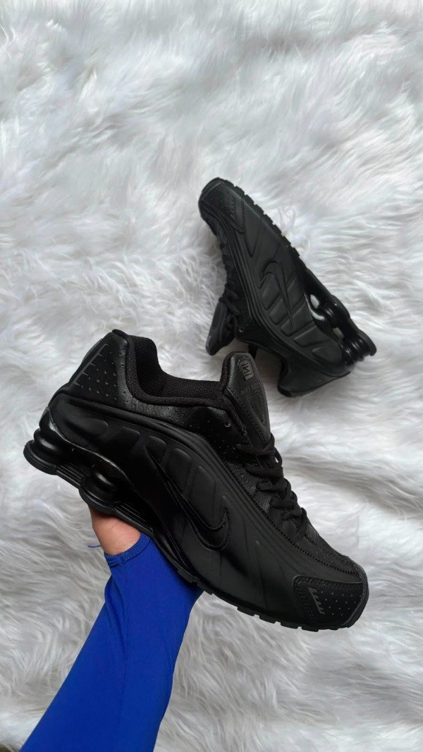 Producto - SHOX R4 TRIPLE BLACK - 0