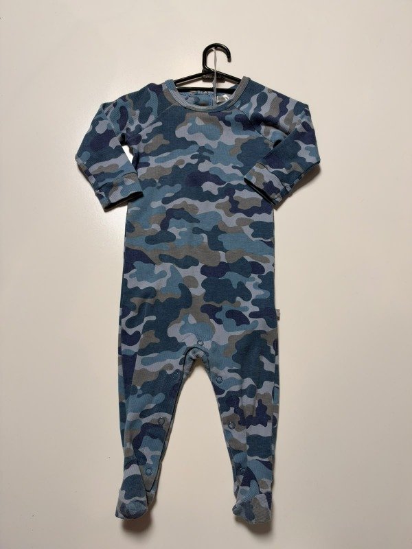 Producto - Enterito camuflado Carters 6 meses - 1
