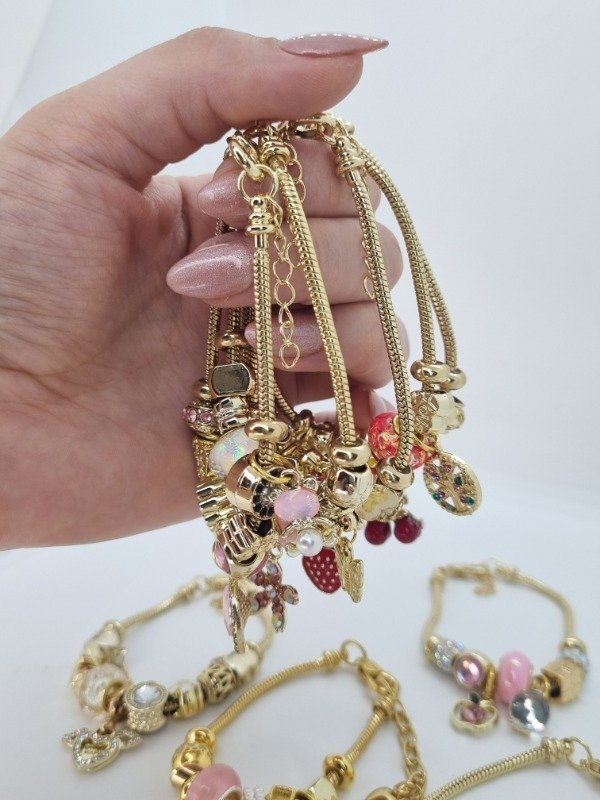 Producto - Pulseras charms tipo Pandora acero dorado m2