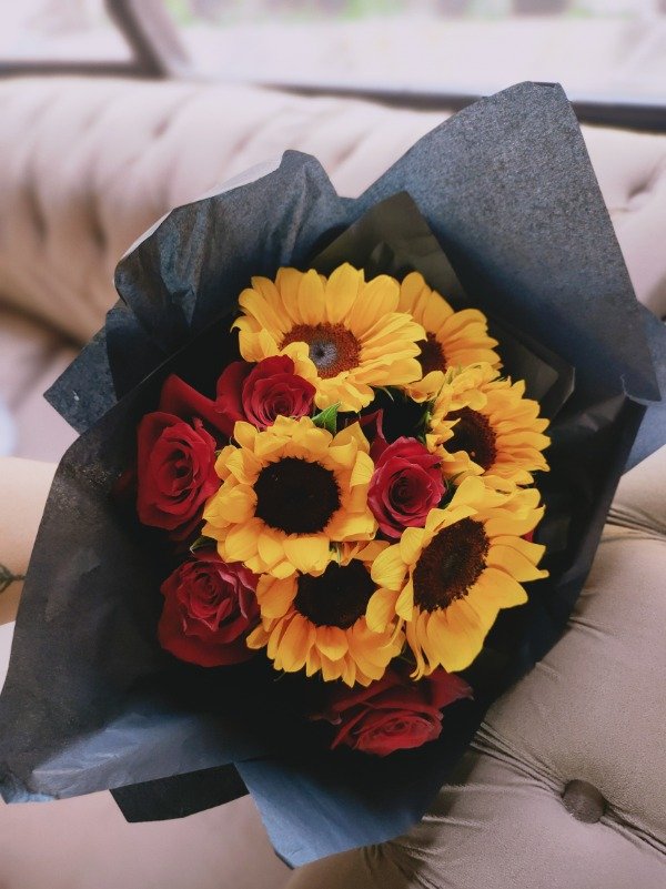Producto - Rosas y Girasoles