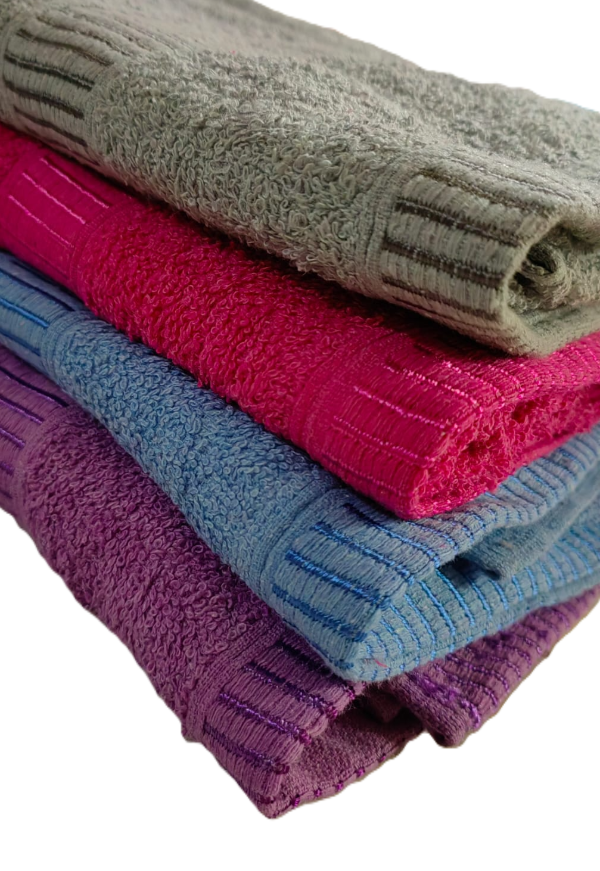Producto - TOALLON LISO C/BORDADO 370G 70X140CM
