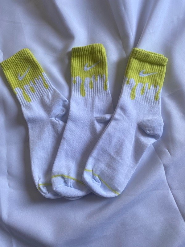 Producto - Medias Nike amarillo pastel