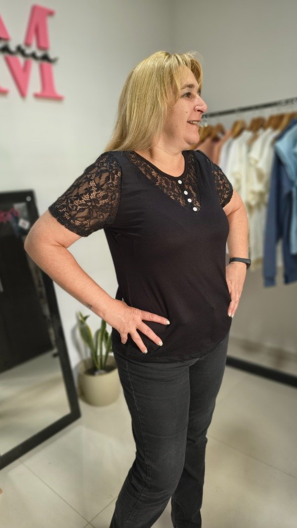 Producto - Remera Moly