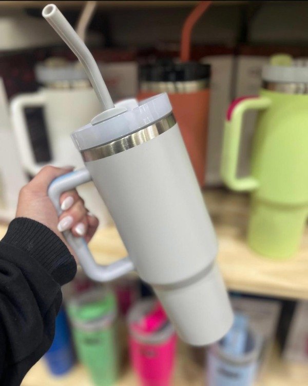 Producto - VASO QUENCHER CON MANIJA GRIS CLARO