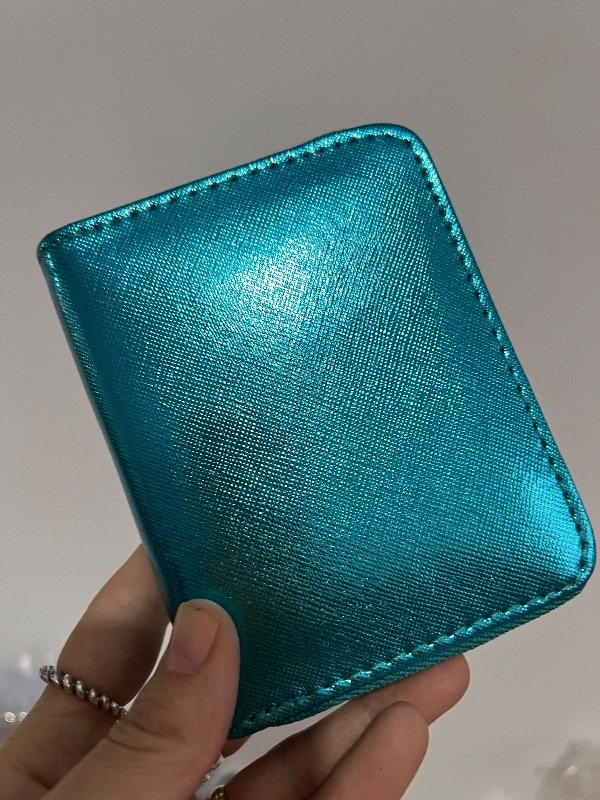 Producto - Billetera poket celeste metalizada