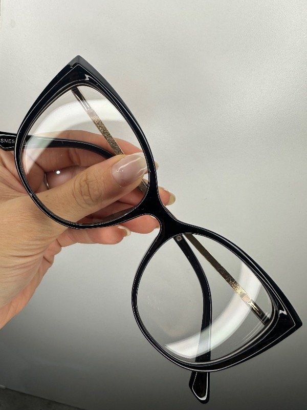 Producto - Armazon negro tot