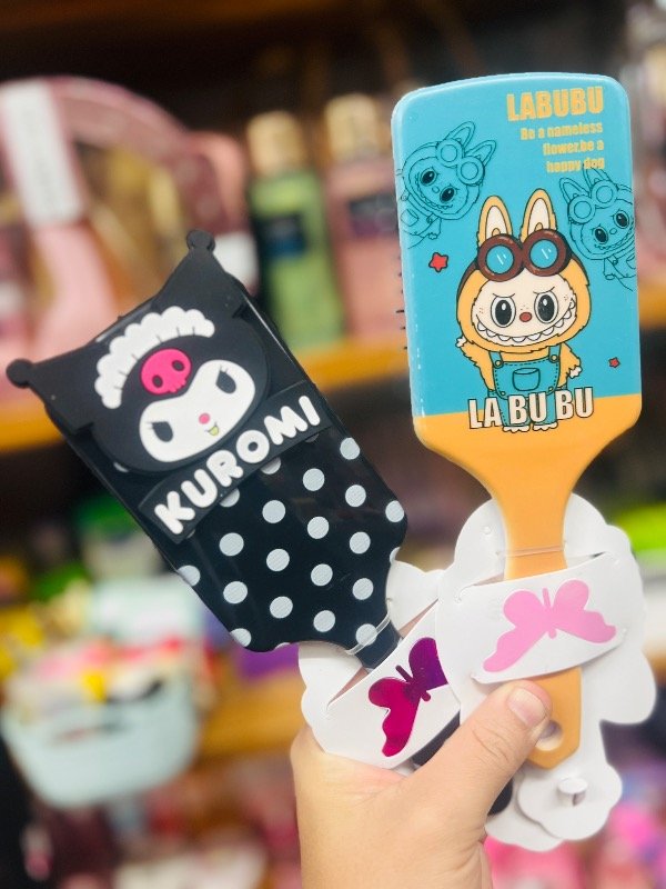 Producto - Cepillo Kuromi y labubu tamaño grande