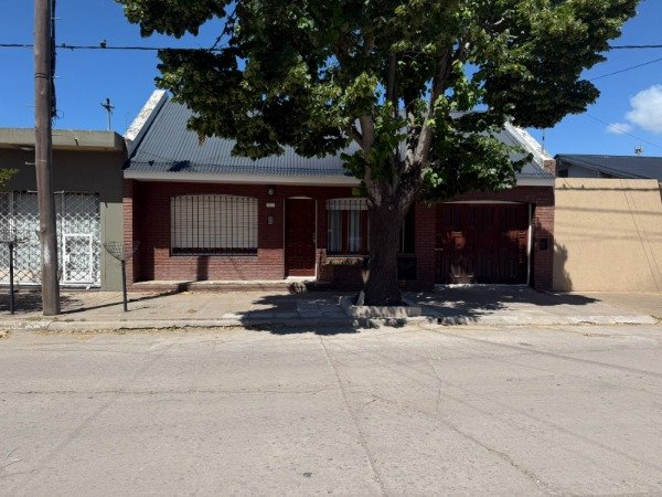 Producto - Casa en venta de 3 dormitorios- calle 69 entre 48 y 50 (Necochea) - 0