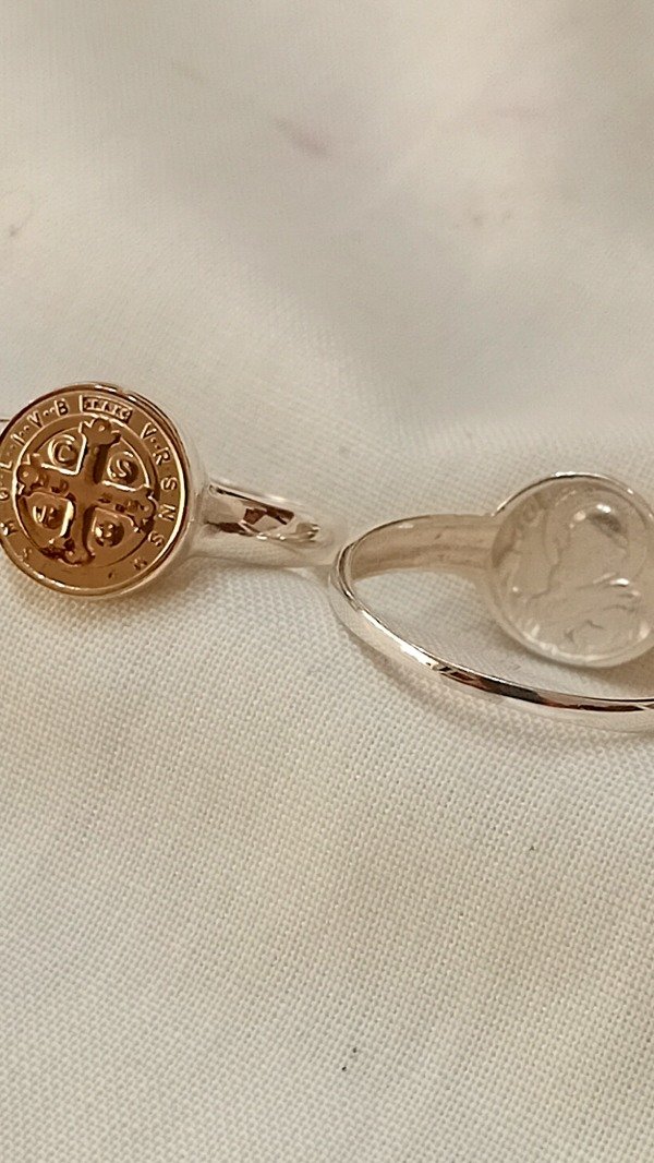 Producto - Anillo Plata y Oro Sello San Benito redondo