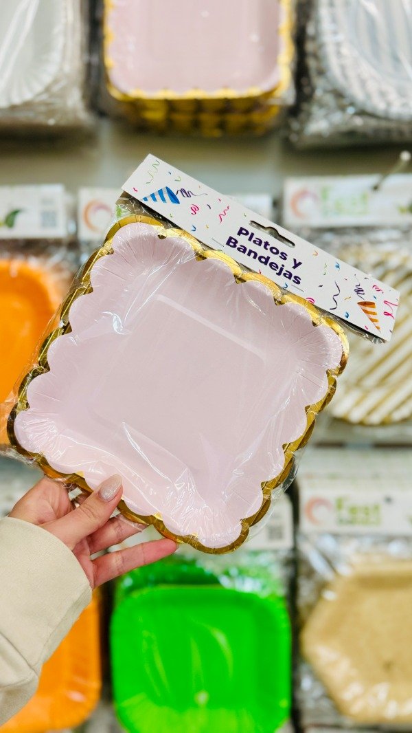 Producto - Plato polipapel cuadrado rosa x8u