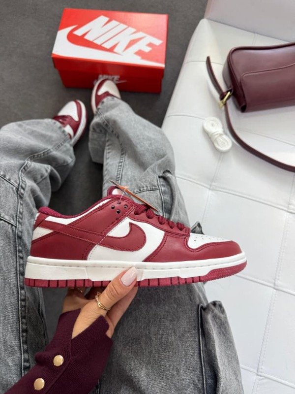 Producto - Nike Dunk Bordo