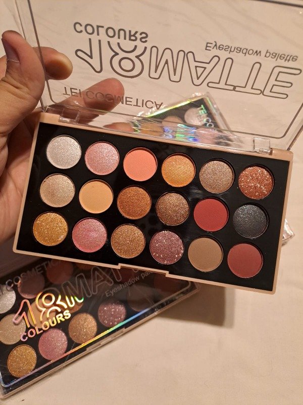 Producto - Paleta de sombras x18