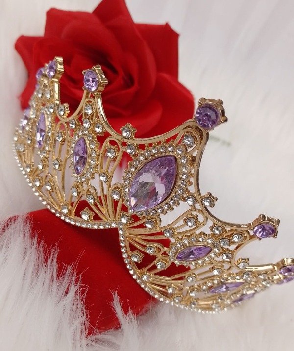Producto - tiara Strass metal alto 7 CM  lila
