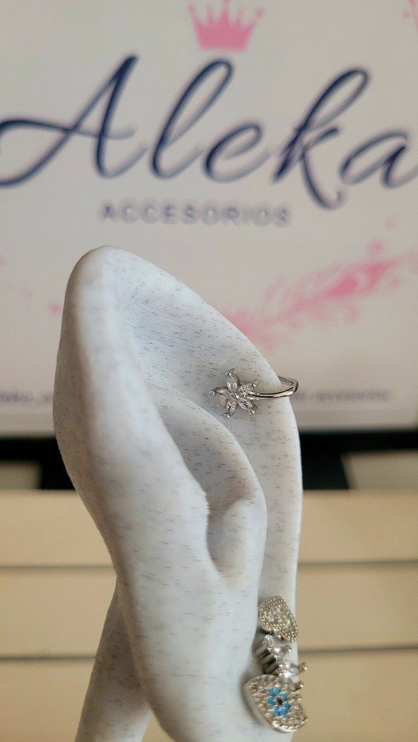 Producto - Aro cuff flor con cubic (chico) de acero quirúrgico