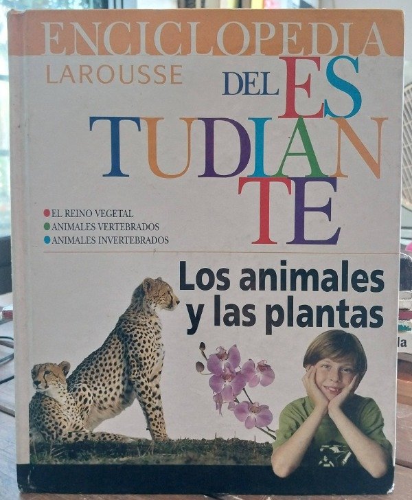 Producto - Los animales y plantas LAROUSSE