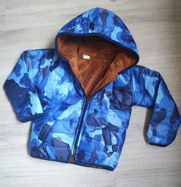 Producto - CAMPERA CAMUFLADA CON BIFAZ EN EL INTERIOR