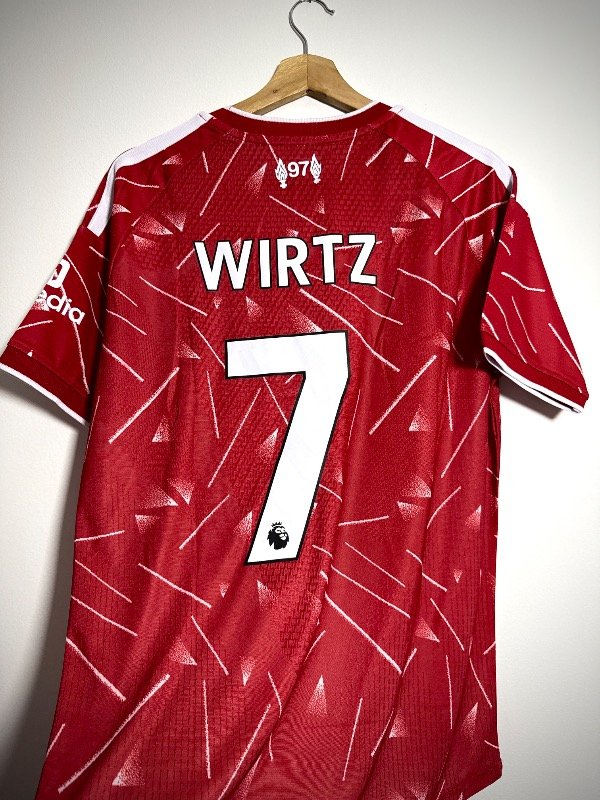 Producto - Liverpool Titular Wirtz 2026 G5 - 0