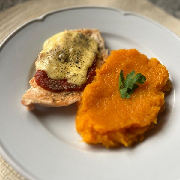 Producto - Pollo a la pizza con puré de calabaza