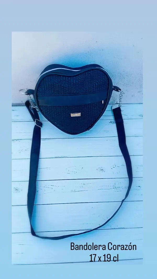 Producto - BANDOLERA CORAZÓN NEGRA