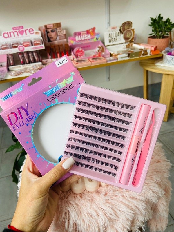 Producto - Kit de Pestañas con Pinza y Pegamento