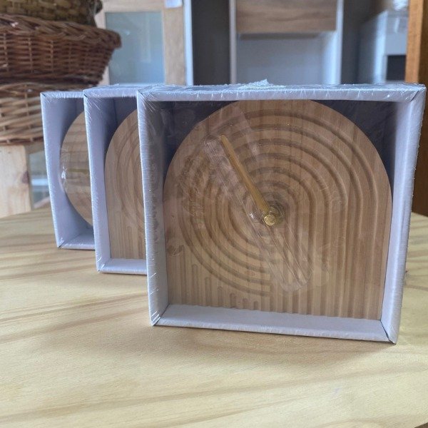 Producto - RELOJ ARCOIRIS .