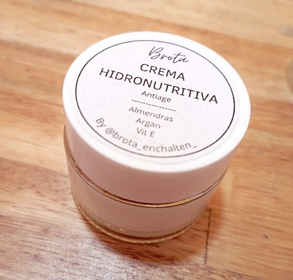 Producto - CREMA HIDRONUTRITIVA