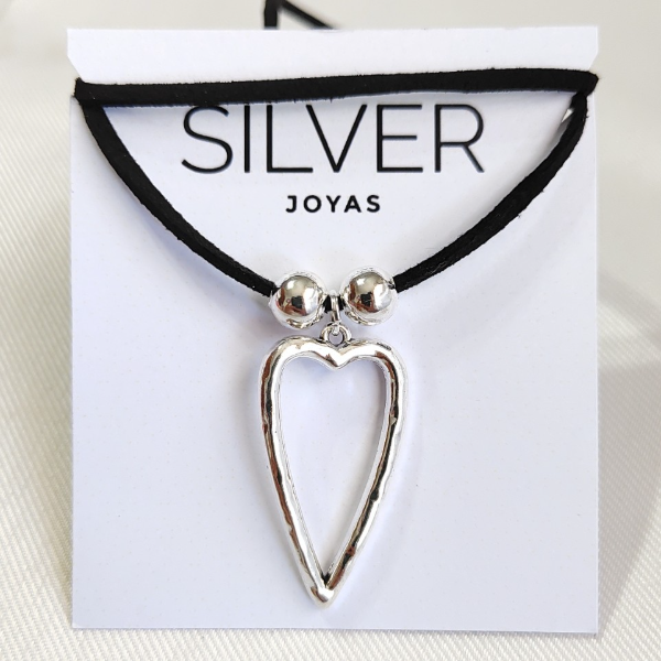 Producto - Choker gamuzado negro corazón