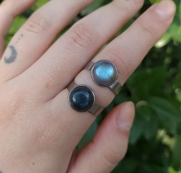 Producto - Anillo de Acero con Labradorita