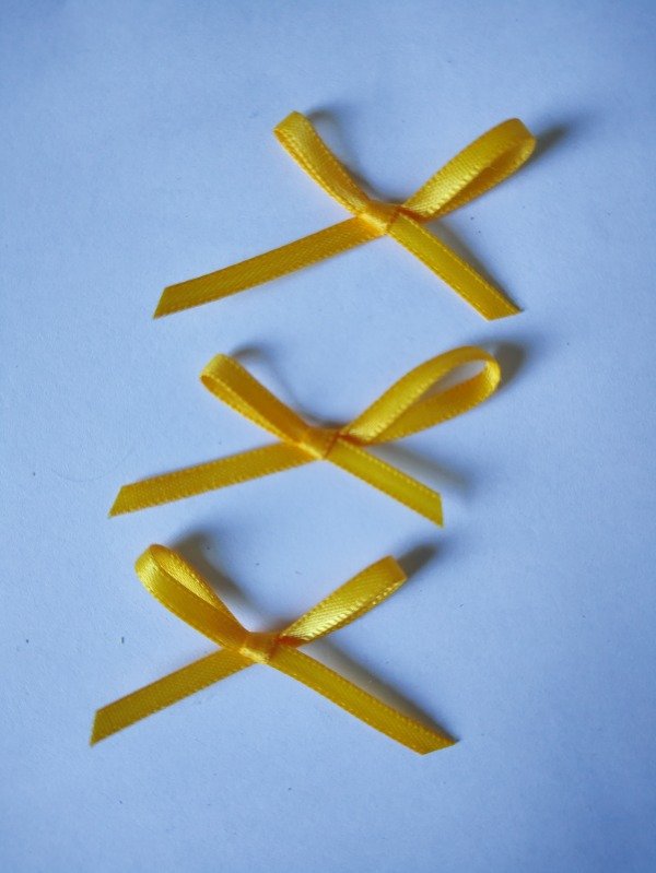 Producto - Moño amarillo n 00 x unidad