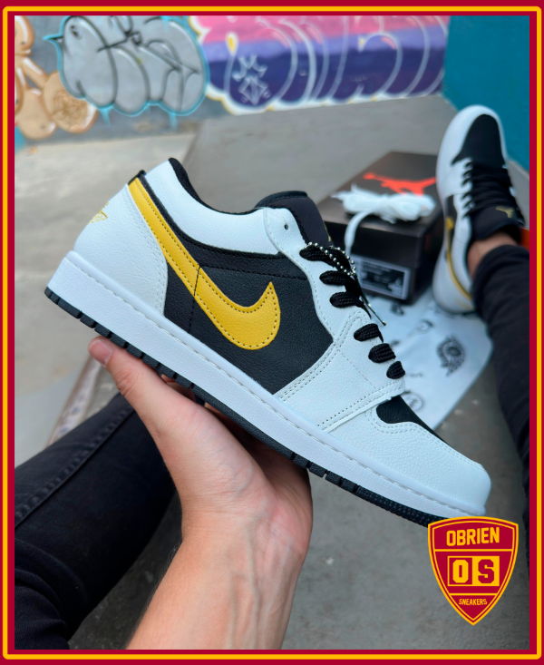 Producto - Nike Air Jordan Low Yellow