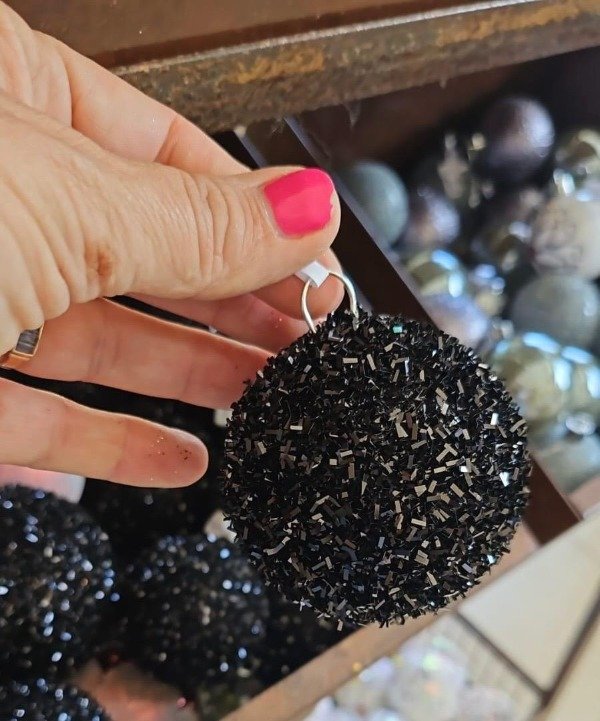 Producto - BOLA NEGRA CON GLITER