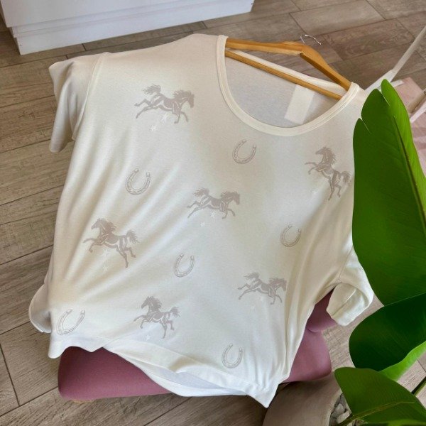 Producto - Remera caballos tiza 7789 - 1