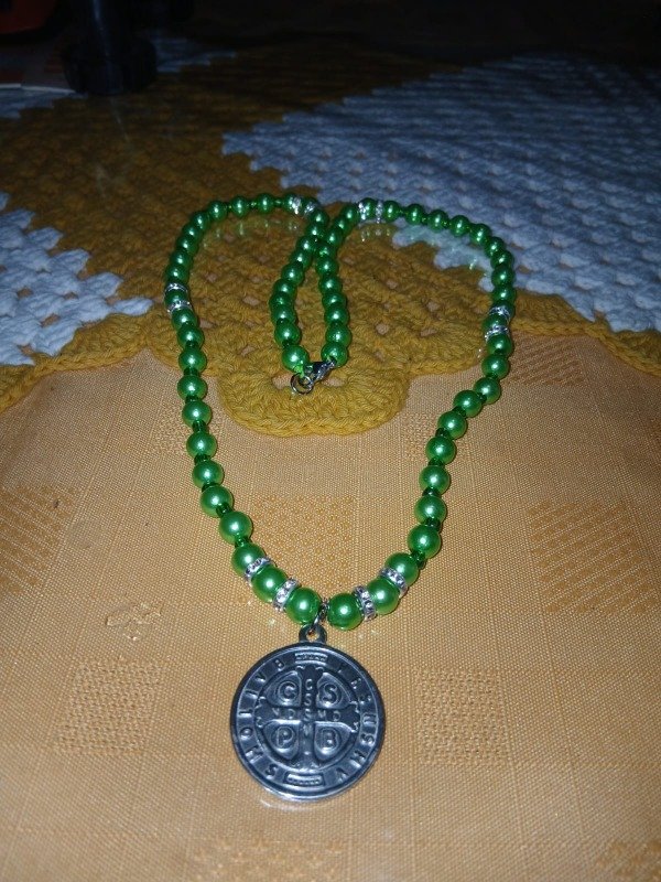 Producto - Colgante San Benito con broche