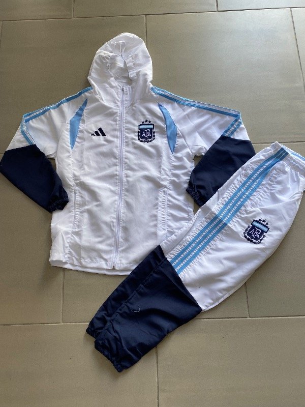 Producto - Conjunto Argentina rompe viento blanco
