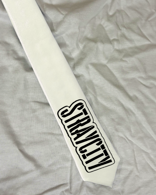 Producto - Corbata Straycity blanco - Stray Kids