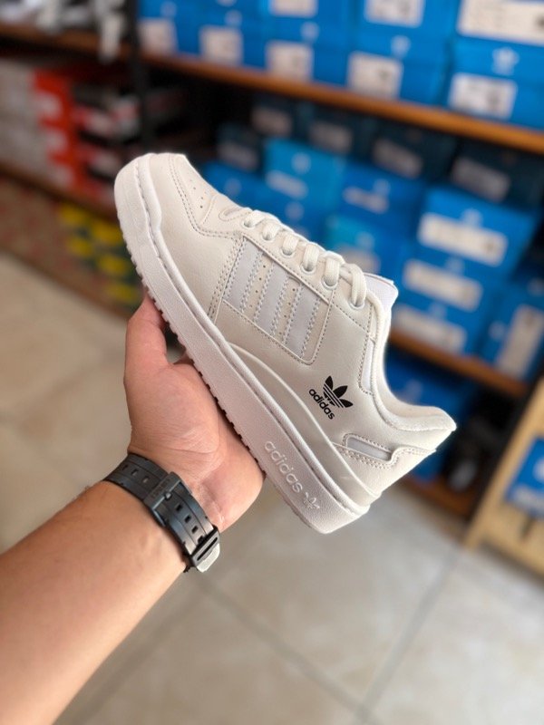Producto - Forum Low triple white