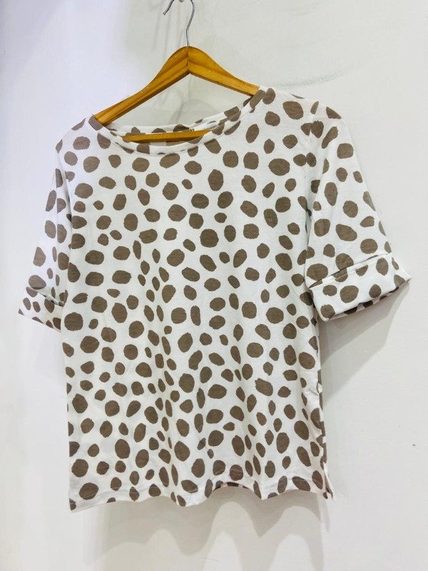 Producto - remera  pintitas choco - 1