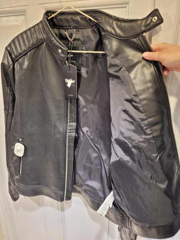 Producto - Campera MOSSIMO ecocuero negro NUEVA CON ETIQUETA Talle M - PRECIO: 156X - 4